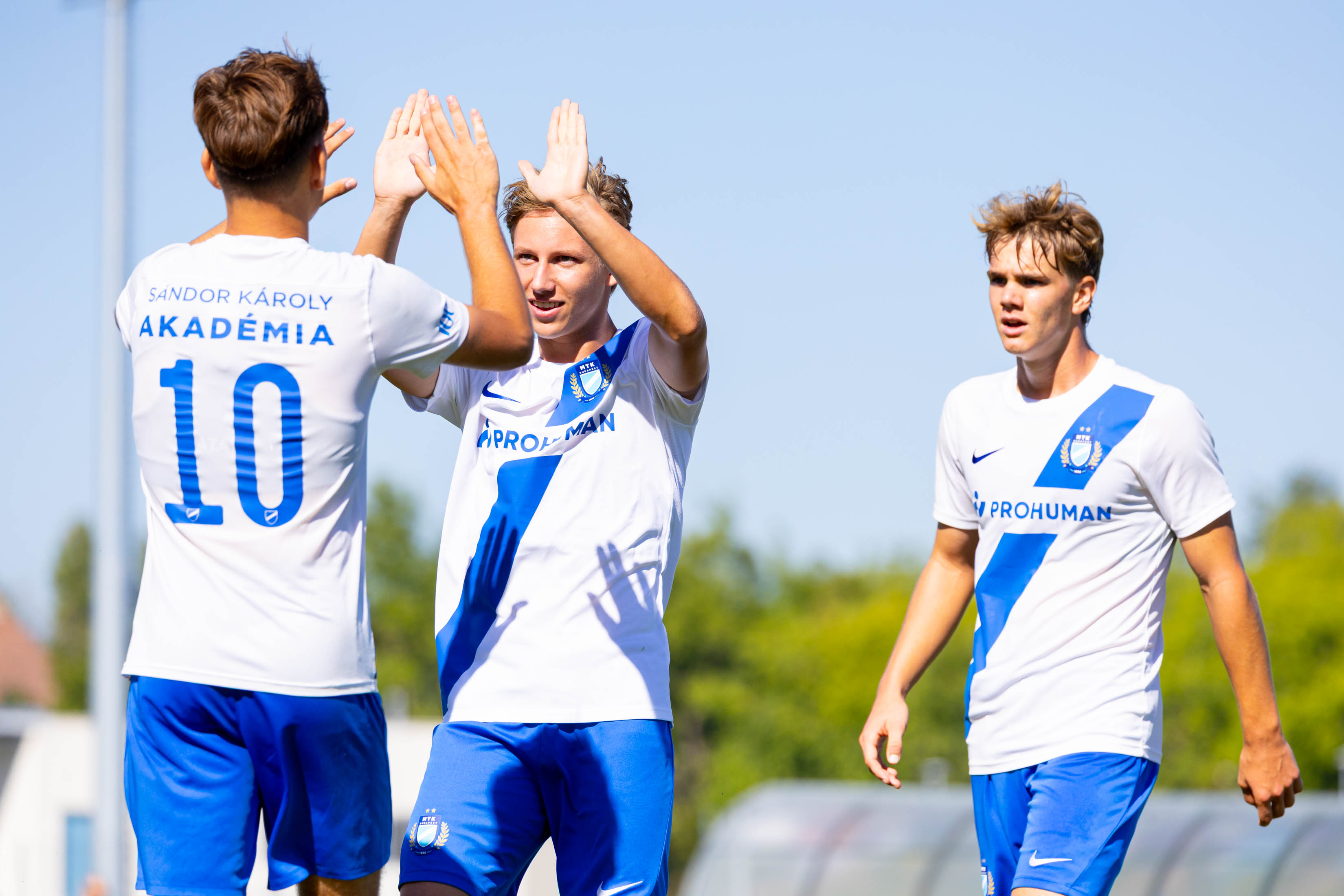 Képgaléria: U19-es együttesünk féléve