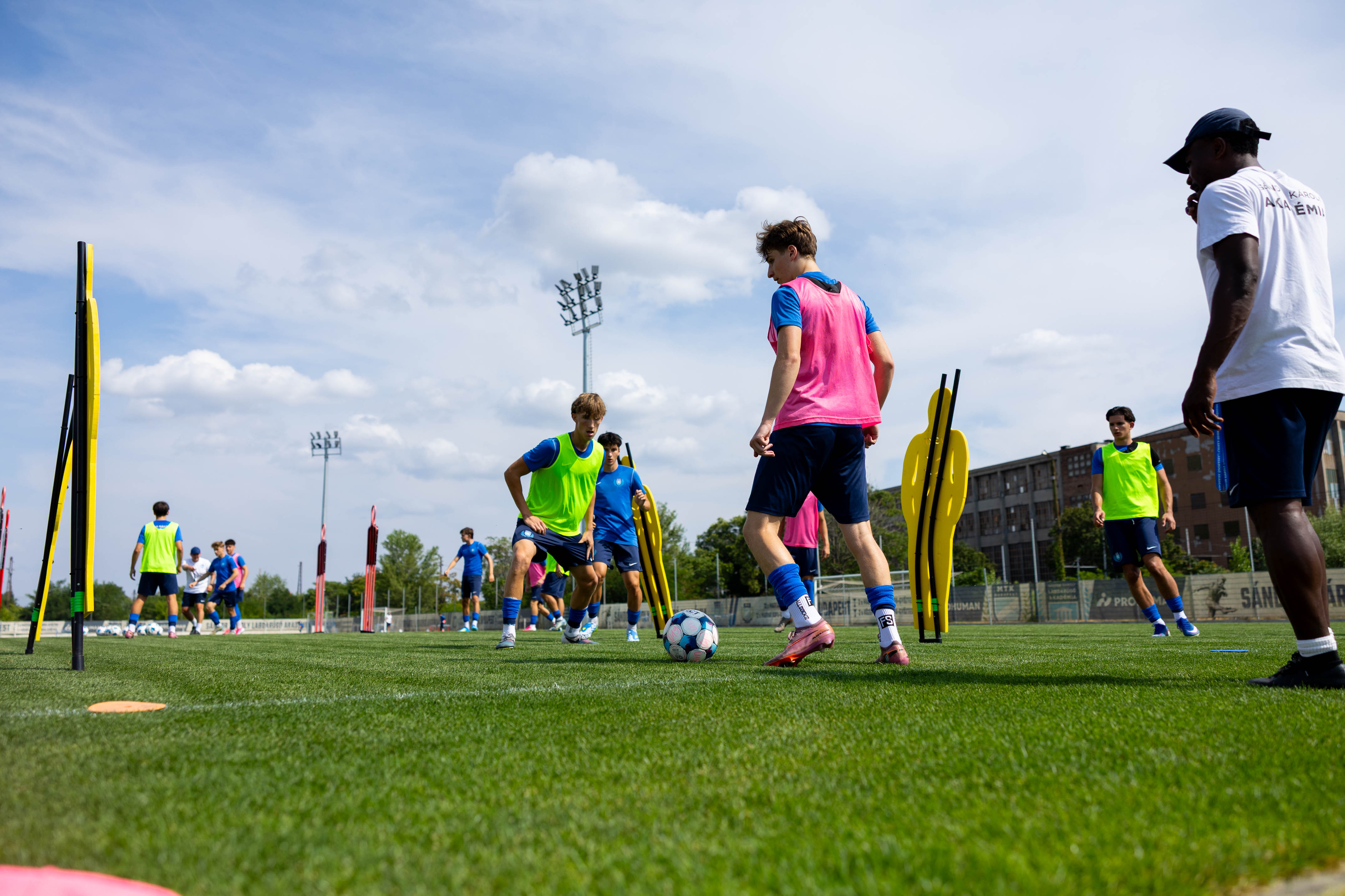 Képgaléria: Készülnek az U19-esek is